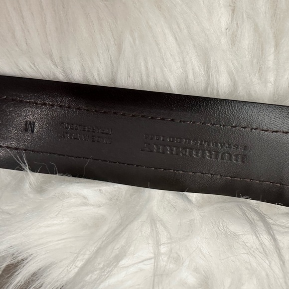 Men’s Burberry Belt. Size M in black with Burberry logo edging - Picture 3 of 9